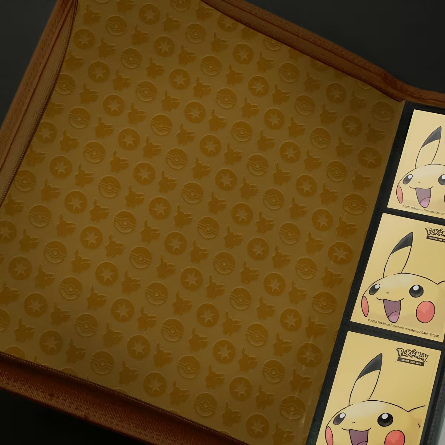Ultra Pro - Elite Series: 9 - Pocket Zippered PRO - Binder Eevee - SparkLeaf TCG